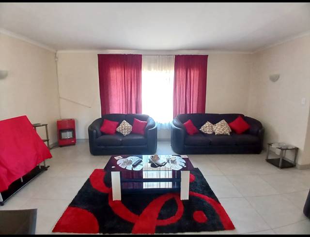 4 BEDROOM HOUSE FOR SALE IN VAALPARK